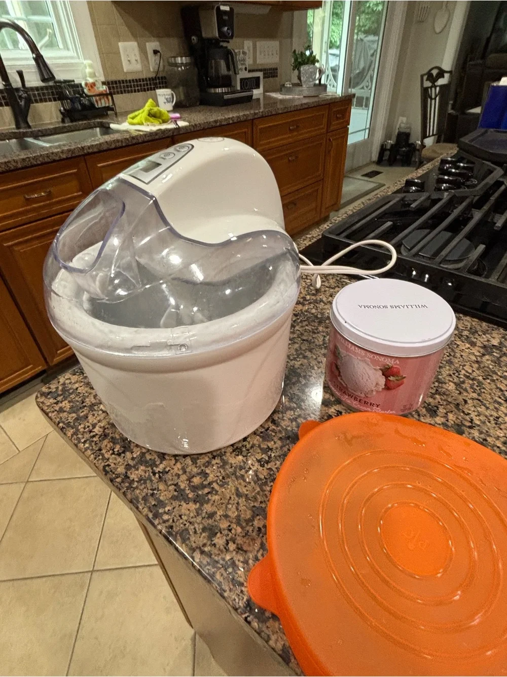 Pampered Chef White Home Ice Cream Maker with Transparent Lid